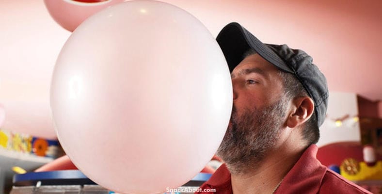 who blew the biggest bubble gum bubble in the world